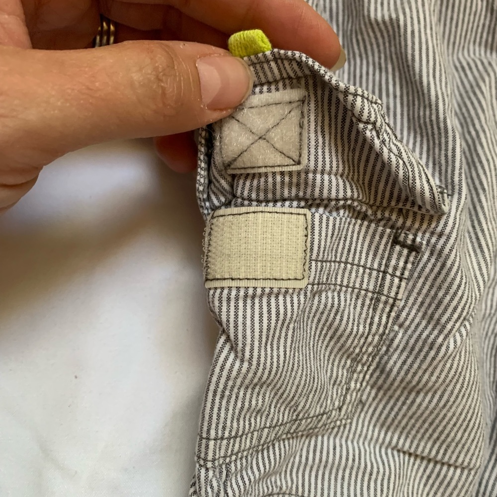 Two pairs of shorts, Carter’s, 18 m, camo, stripes - Picture 5 of 8